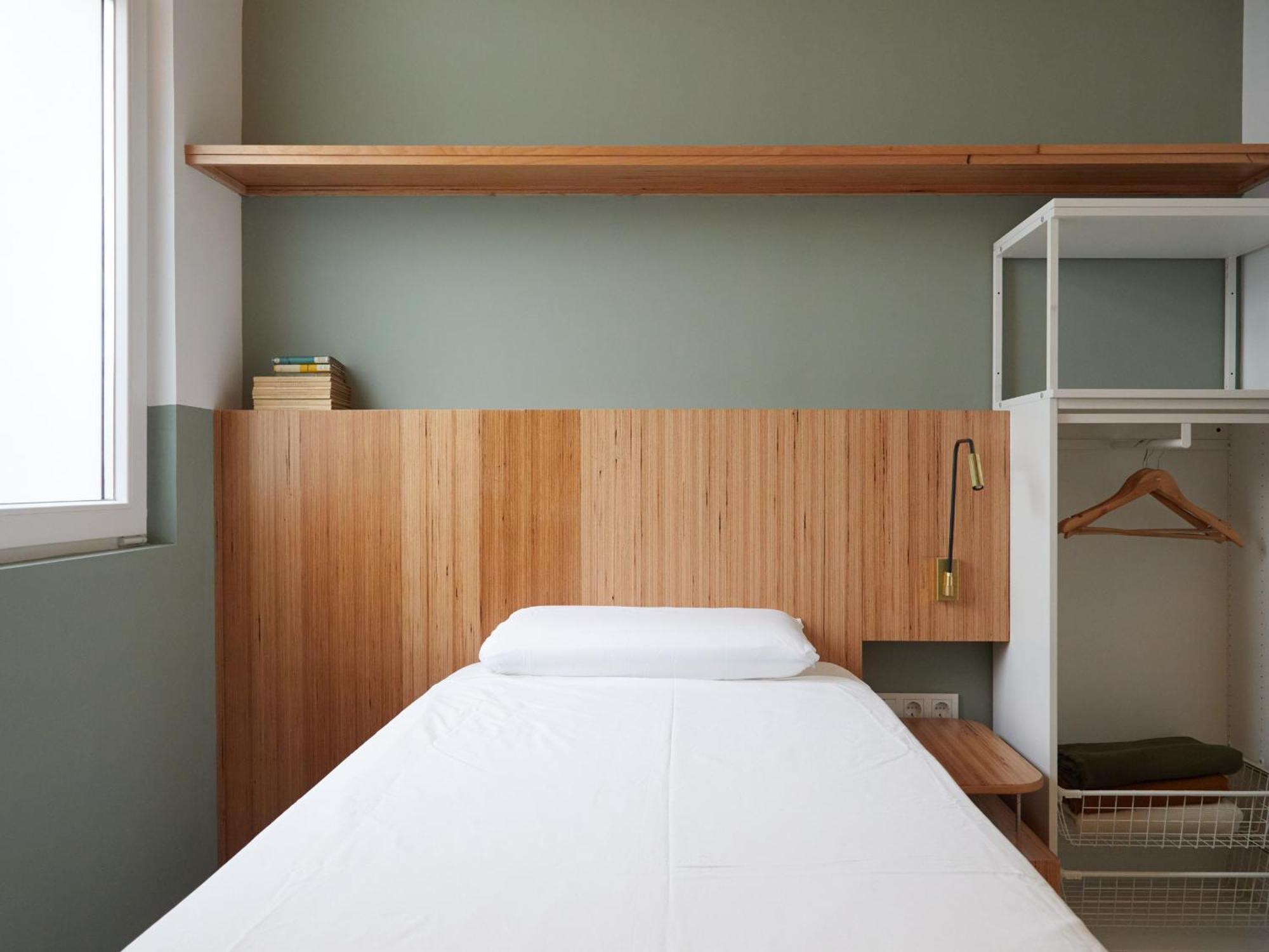 Ola Living Hostal Tetuan 马德里 外观 照片