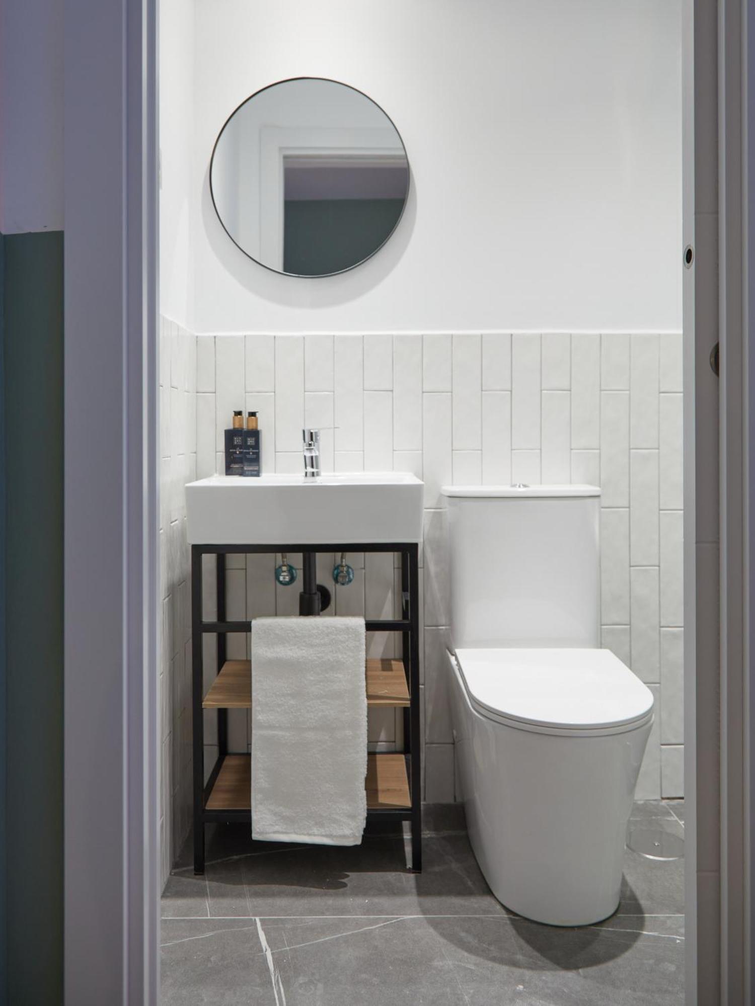Ola Living Hostal Tetuan 马德里 外观 照片