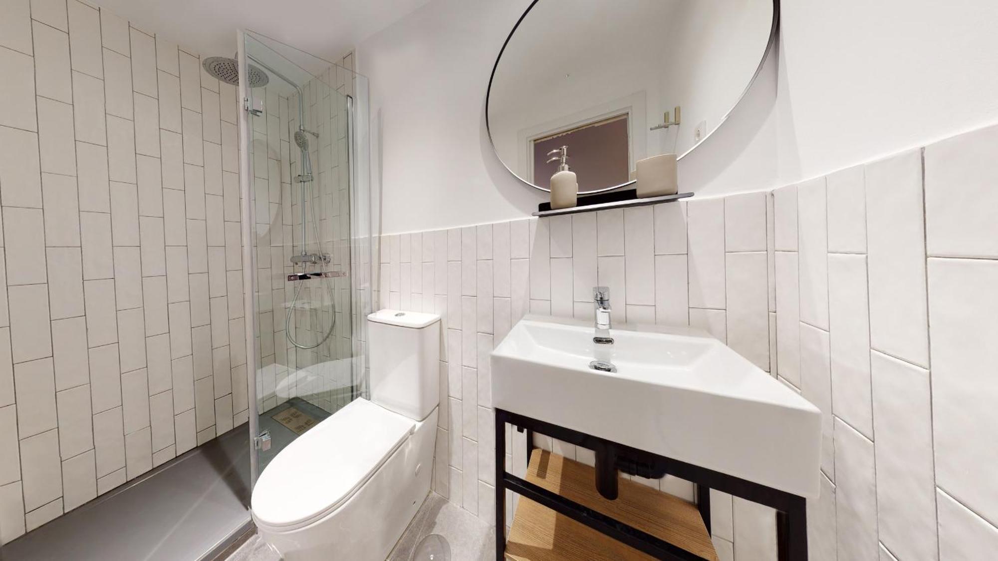 Ola Living Hostal Tetuan 马德里 外观 照片